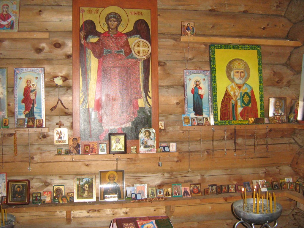 Часовня Михаила Архангела, Белуха, гора (Усть-Коксинский район, Республика Алтай). интерьер и убранство