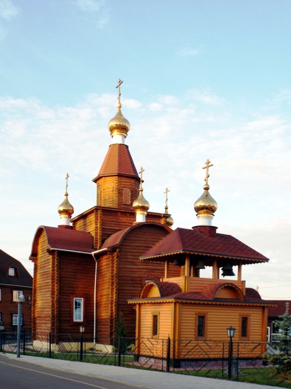 Нижнекамск. Церковь Романа Сладкопевца. фасады