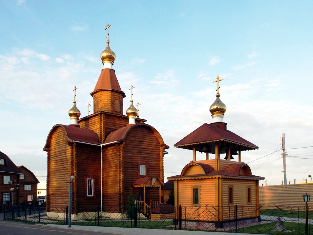 Нижнекамск. Церковь Романа Сладкопевца. фасады