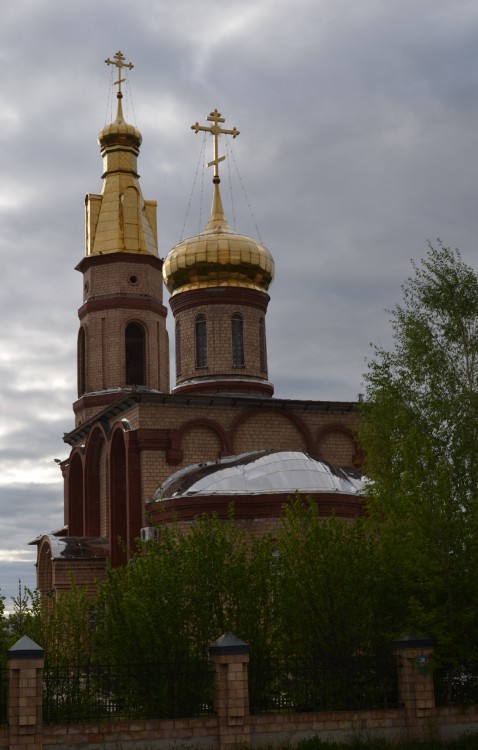 Нижнекамск. Церковь Воскресения Христова. фасады, Вид с северо-востока