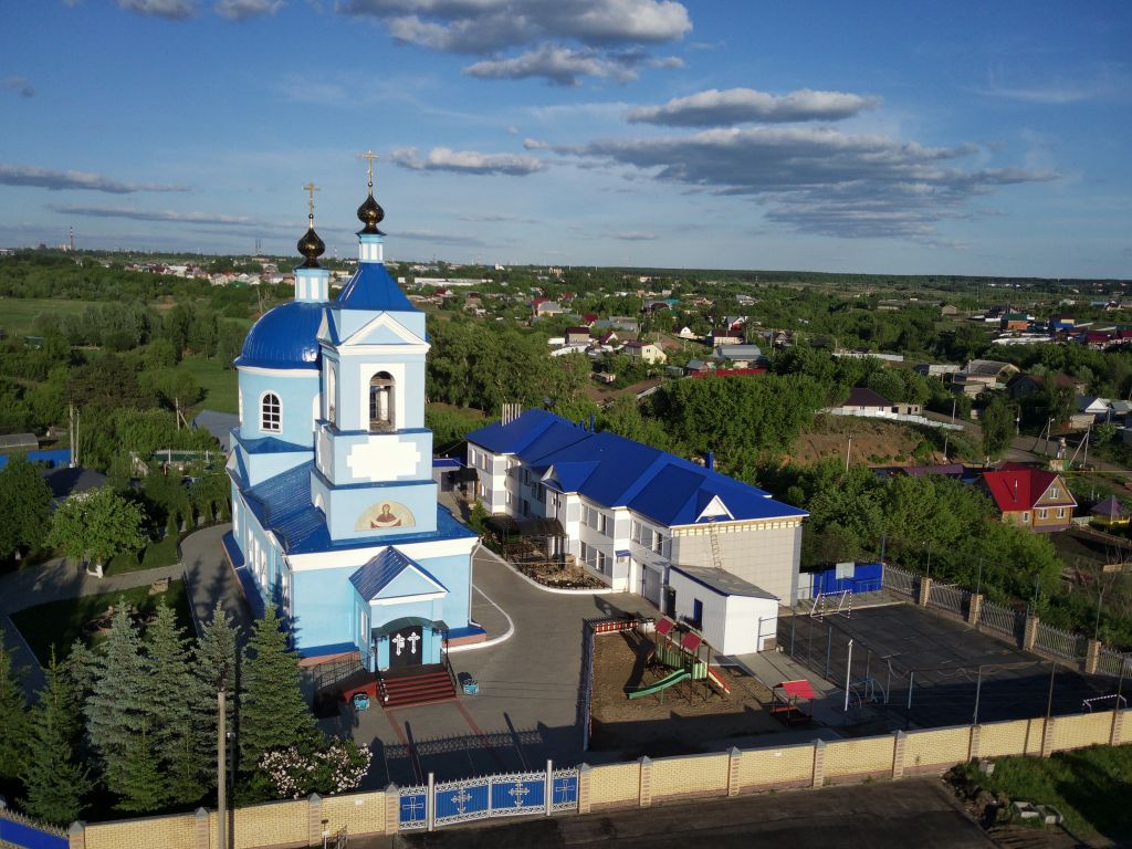 Церковь Покрова Пресвятой Богородицы, Большое Афанасово (Нижнекамский район, Республика Татарстан). общий вид в ландшафте