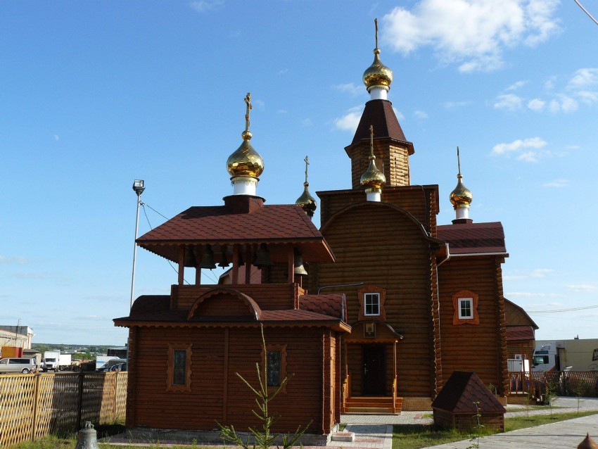 Нижнекамск. Церковь Романа Сладкопевца. фасады