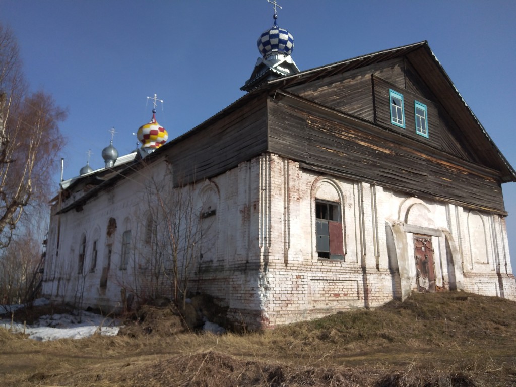 Церковь Успения Пресвятой Богородицы, Лойма (Прилузский район, Республика Коми). фасады, Лойма .храм Успения Пресвятой Богородицы 