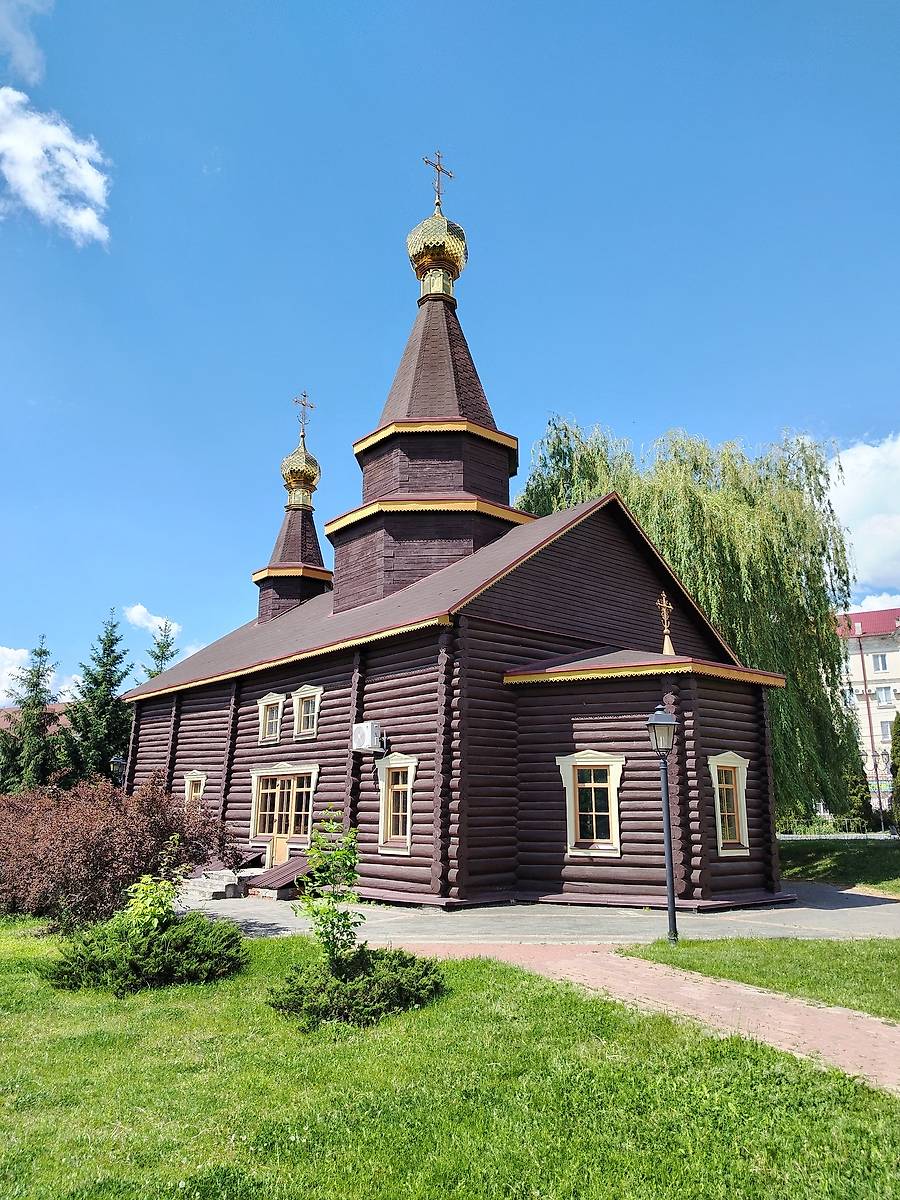 Вид на храм с юго-востока, фасады. Церковь Новомучеников Брянских, Брянск (Брянск, город, Брянская область)