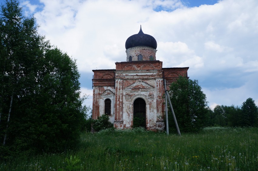 Церковь Михаила Архангела, Сквозники (Краснобаковский район, Нижегородская область). фасады