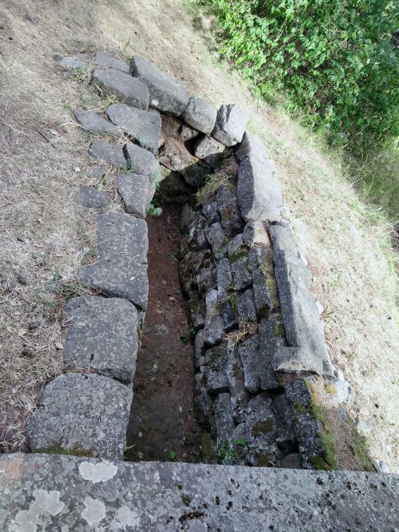 Спасо-Преображенский Валаамский монастырь. Скит Александра Свирского, Валаамские острова (Сортавальский район, Республика Карелия). архитектурные детали, могила, которую вырыл для себя Александр Свирский