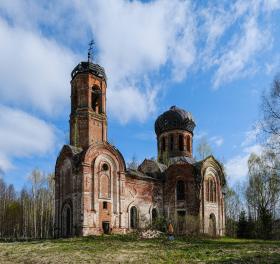 Бутырки, урочище. Церковь Трех Святителей Московских