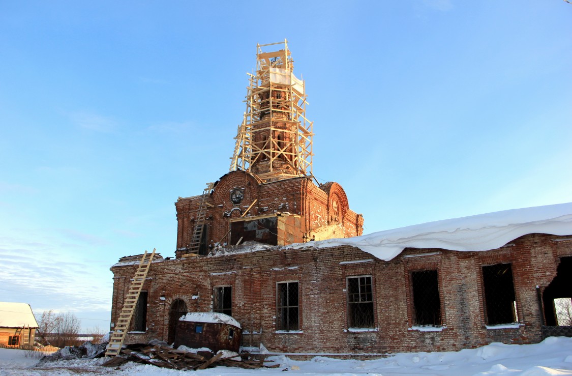 Церковь Троицы Живоначальной, Ошлань (Богородский район, Кировская область). фасады, В 2015г. начались восстановительные работы.