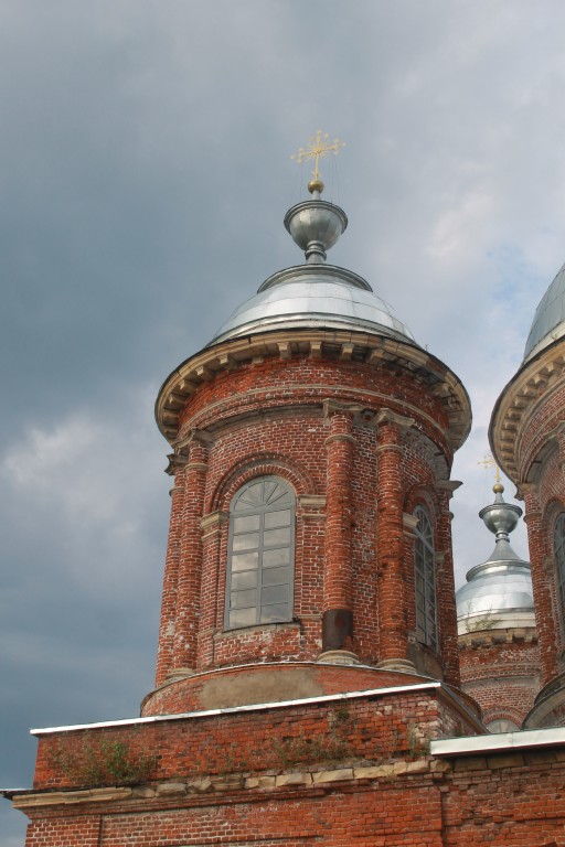 Церковь Покрова Пресвятой Богородицы, Ухтым (Богородский район, Кировская область). архитектурные детали