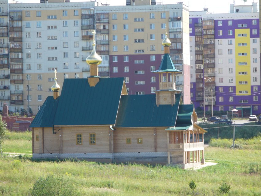 Нижегородский район. Церковь Игоря Черниговского в Верхних Печёрах. общий вид в ландшафте