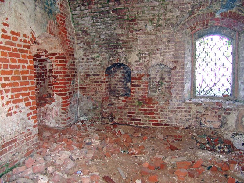 Церковь Вознесения Господня, Дмитриевское (Комсомольский район, Ивановская область). интерьер и убранство, Алтарь