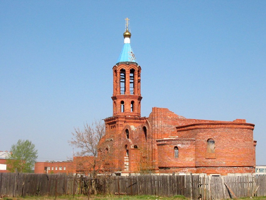 Белоярский. Церковь Сергия Радонежского. общий вид в ландшафте