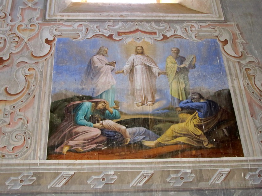 Шолга. Церковь Троицы Живоначальной. интерьер и убранство, В храме неплохо сохранилось несколько фресок