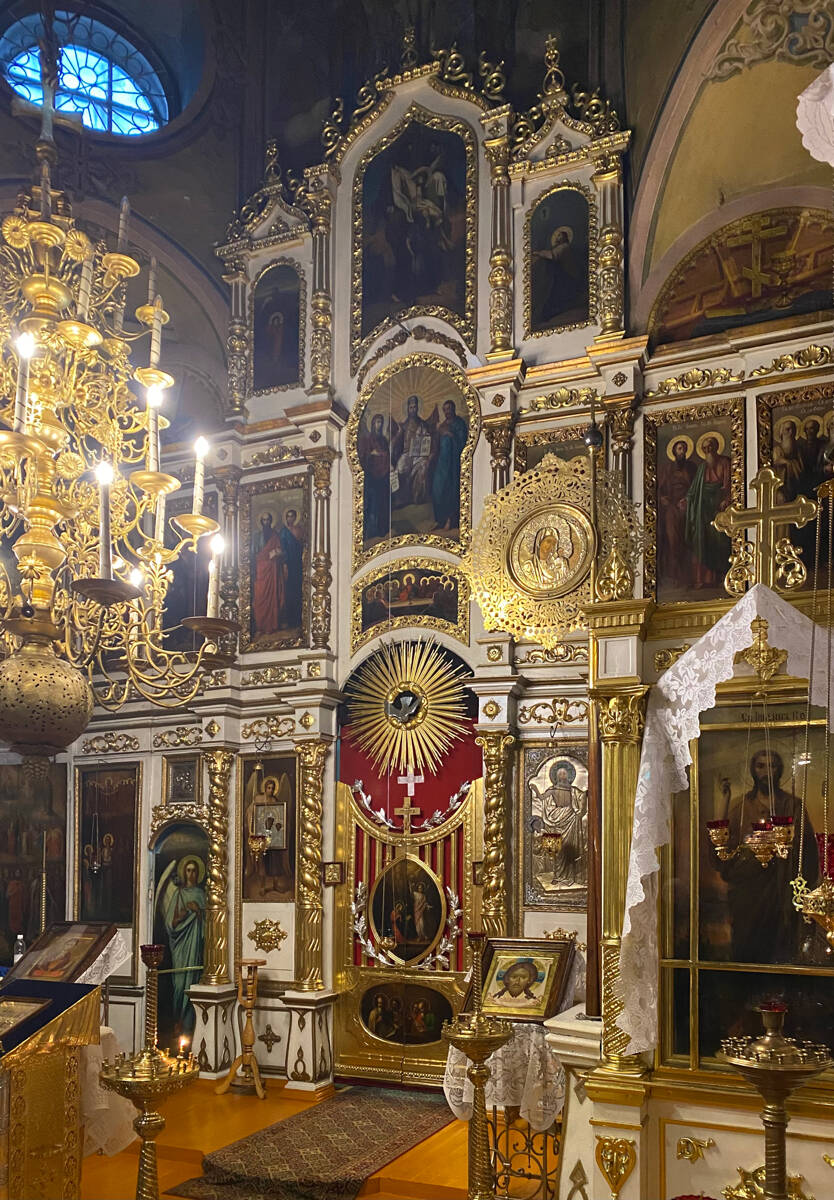 Церковь Казанской иконы Божией Матери, Великие Луки (Великолукский район и г. Великие Луки, Псковская область). интерьер и убранство, Иконостас