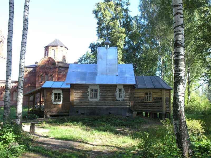 Часовня Николая Чудотворца, Синяя Никола (Красногородский район, Псковская область). общий вид в ландшафте