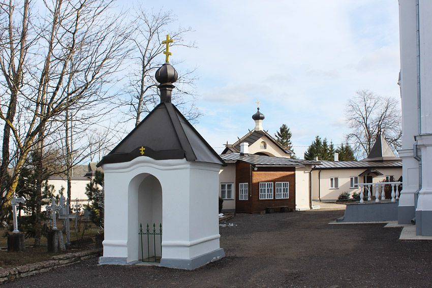 Васкнарва (Vasknarva). Пюхтицкий монастырь. Ильинский скит. Часовня Илии Пророка. фасады