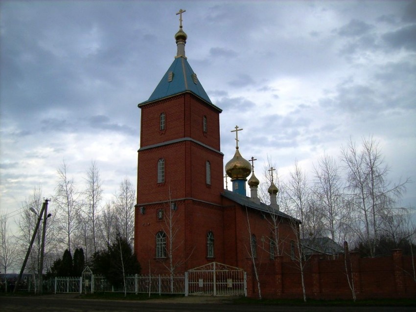Церковь Смоленской иконы Божией Матери, Кореновск (Кореновский район, Краснодарский край). общий вид в ландшафте, Вид  с  юго-запада