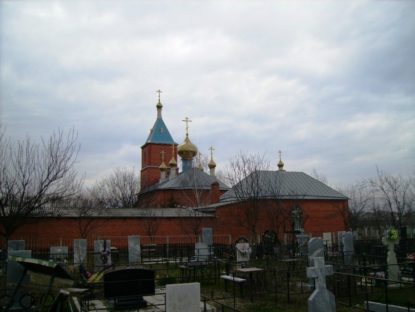 Церковь Смоленской иконы Божией Матери, Кореновск (Кореновский район, Краснодарский край). общий вид в ландшафте