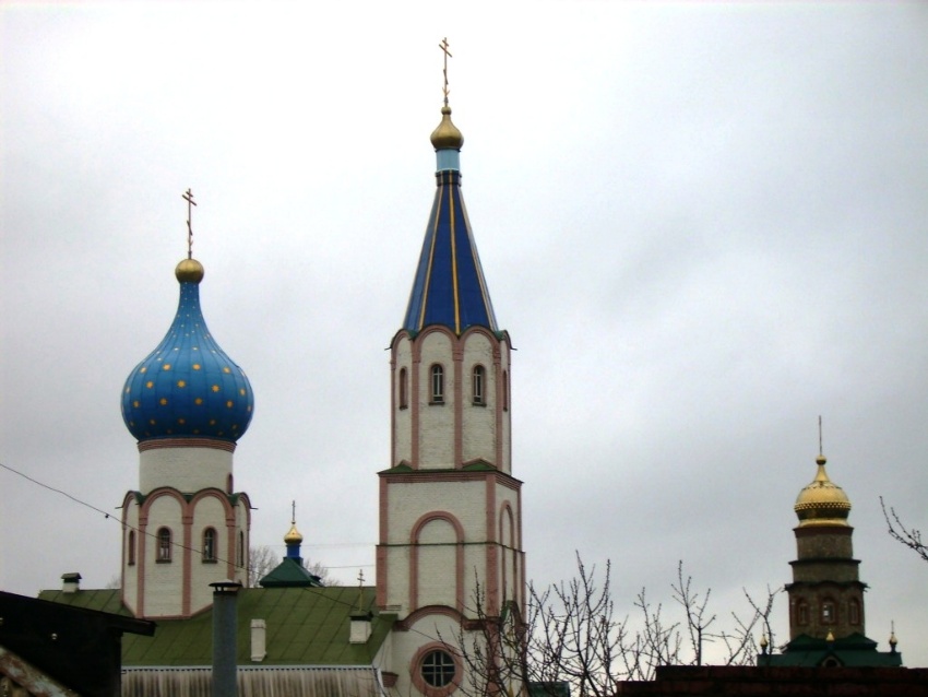 Тимашёвск. Свято-Духов мужской монастырь.  Церковь Сошествия Святого Духа. фасады