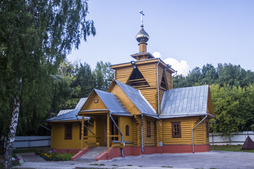 Приокский район. Церковь Новомучеников и исповедников нижегородских в Щербинках. общий вид в ландшафте