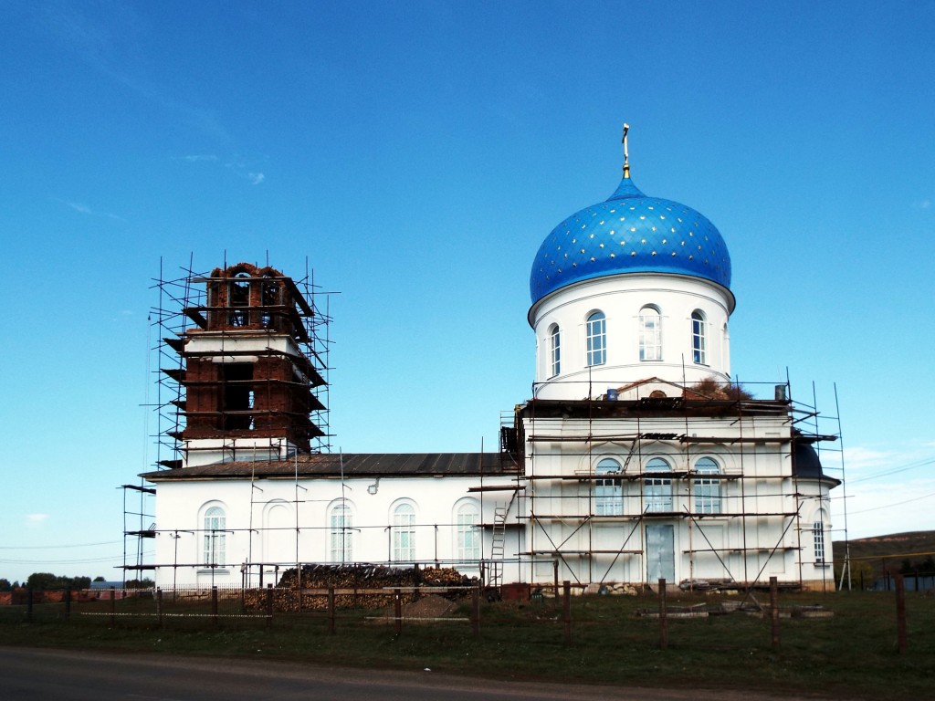 Новотроицкое. Церковь Троицы Живоначальной. фасады