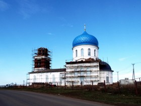 Новотроицкое. Церковь Троицы Живоначальной