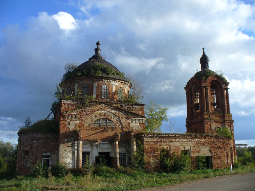 Церковь Воздвижения Креста Господня, Лекарево (Елабужский район, Республика Татарстан). фасады