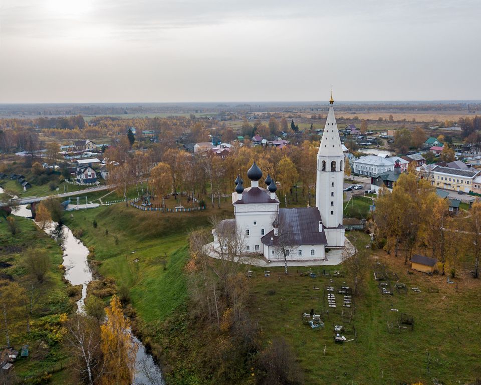 Церковь Воскресения Христова, Вятское (Некрасовский район, Ярославская область). общий вид в ландшафте