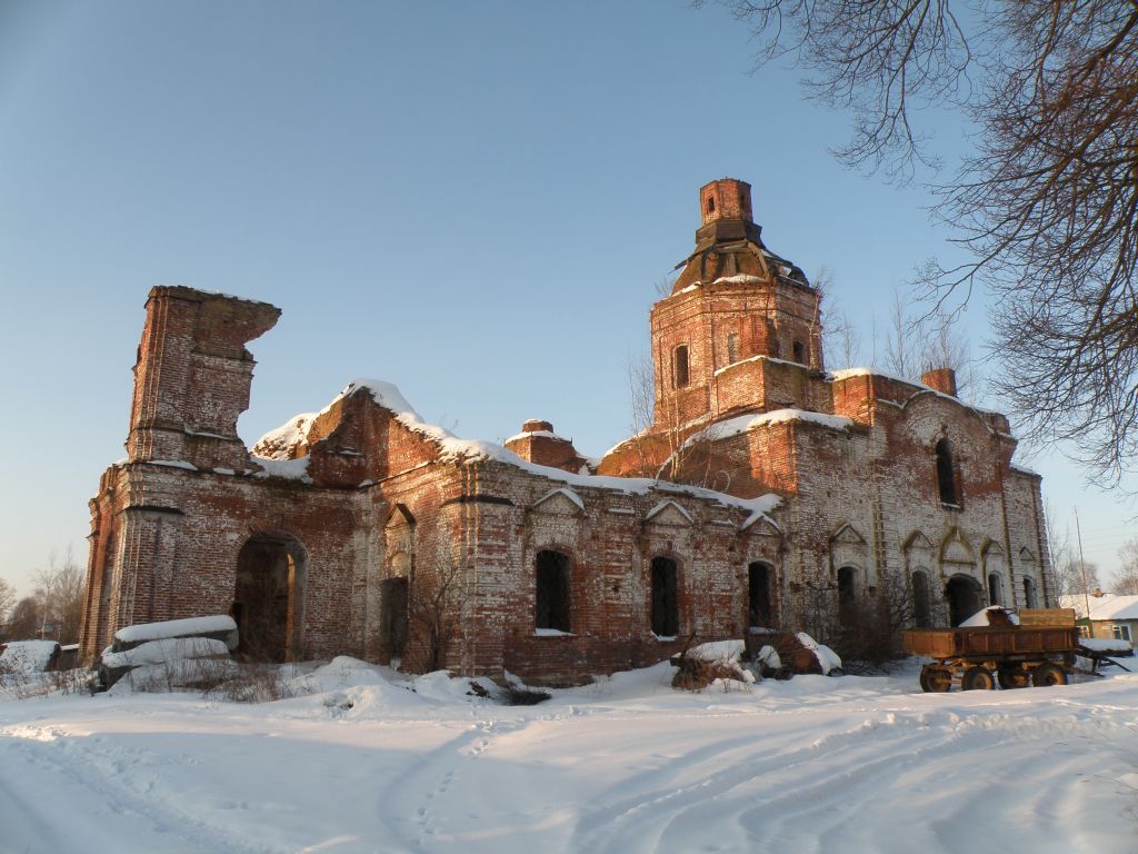 Церковь Успения Пресвятой Богородицы, Вятское (Некрасовский район, Ярославская область). фасады