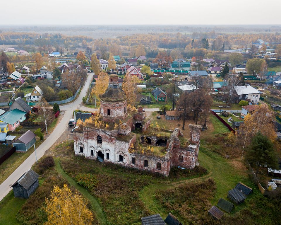 Церковь Успения Пресвятой Богородицы, Вятское (Некрасовский район, Ярославская область). фасады