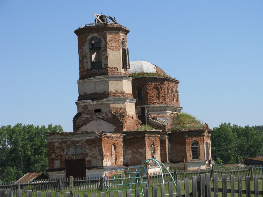 Церковь Троицы Живоначальной, Ларино (Каслинский район, Челябинская область). фасады