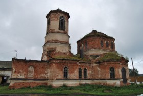 Ларино. Церковь Троицы Живоначальной