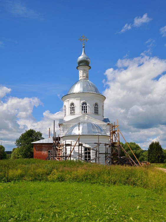 Лучинское. Церковь Николая Чудотворца. фасады, Вид с востока