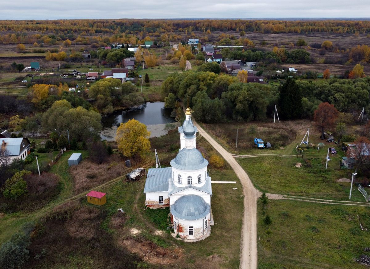 Лучинское. Церковь Николая Чудотворца. общий вид в ландшафте