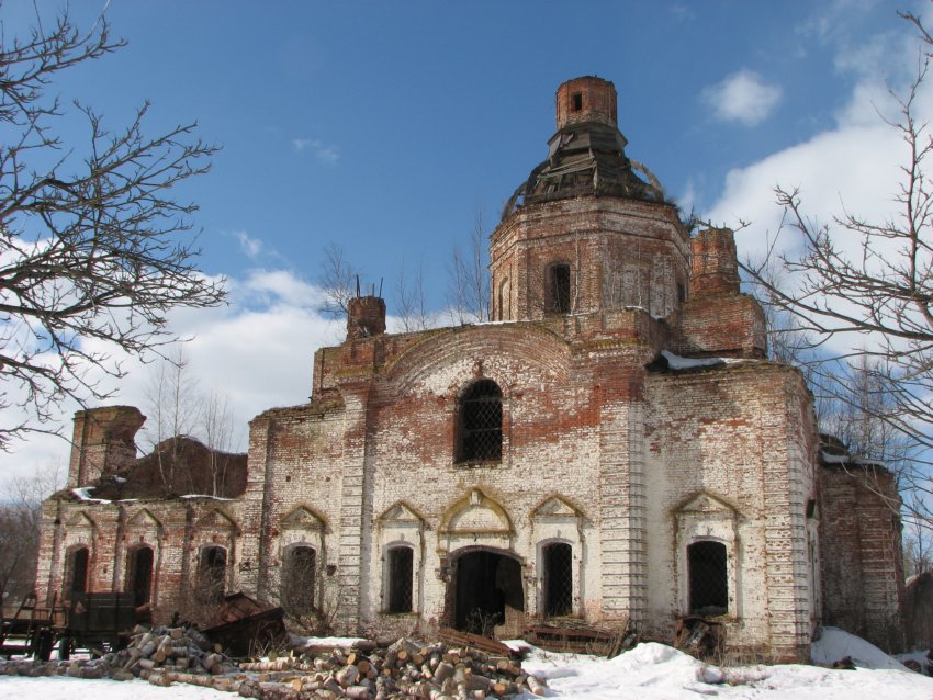 Церковь Успения Пресвятой Богородицы, Вятское (Некрасовский район, Ярославская область). фасады