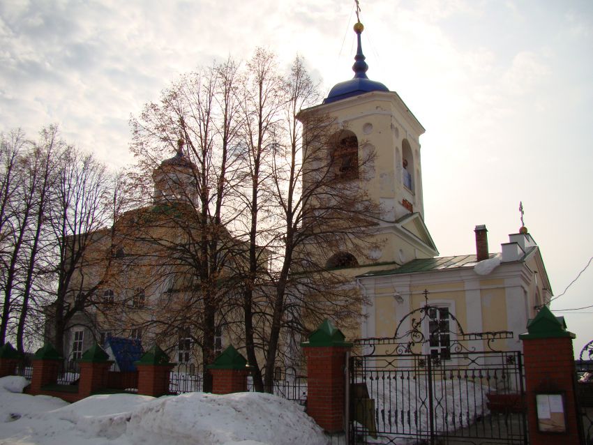 Церковь Георгия Победоносца, Слобода (Первоуральск (ГО Первоуральск), Свердловская область). фасады, Вид со стороны сельской улицы.