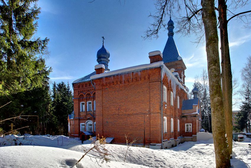 Церковь Марии Магдалины, Лоза (Сергиево-Посадский городской округ, Московская область). общий вид в ландшафте