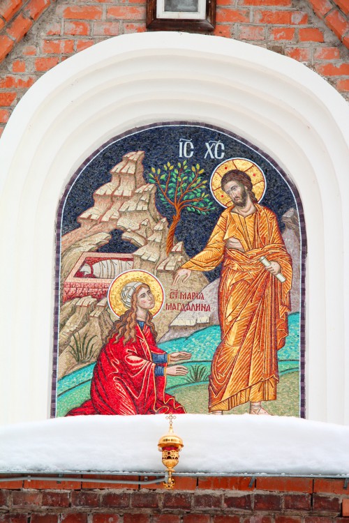 Церковь Марии Магдалины, Лоза (Сергиево-Посадский городской округ, Московская область). архитектурные детали, Икона над входом в храм