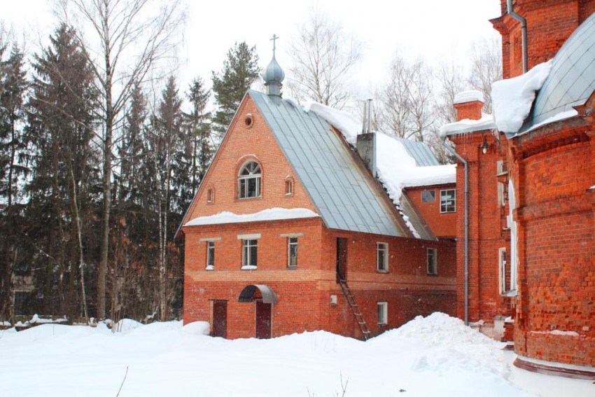 Церковь Марии Магдалины, Лоза (Сергиево-Посадский городской округ, Московская область). дополнительная информация, Сестринский корпус