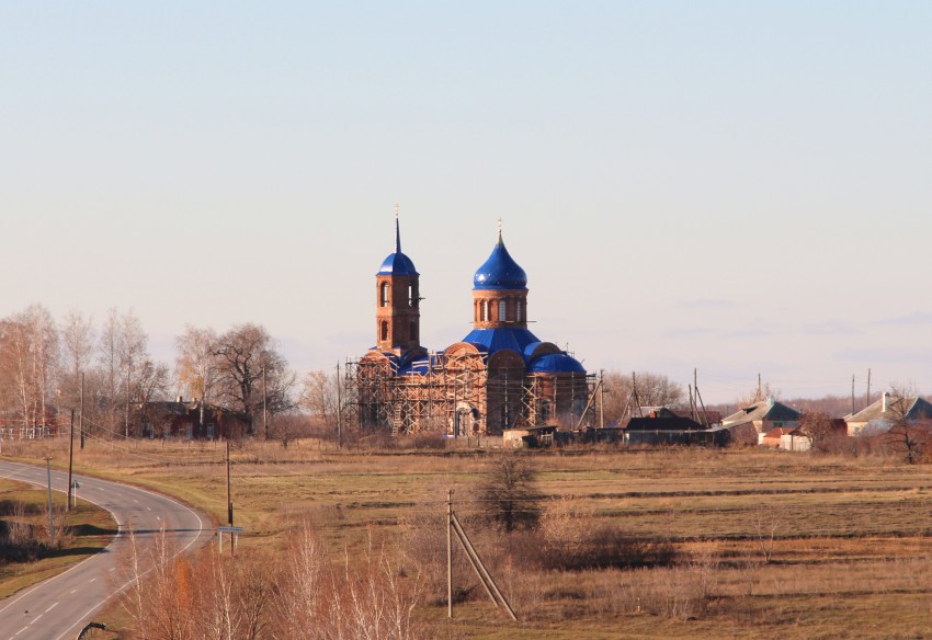 Церковь Михаила Архангела, Воронежская Лозовка (Хлевенский район, Липецкая область). общий вид в ландшафте