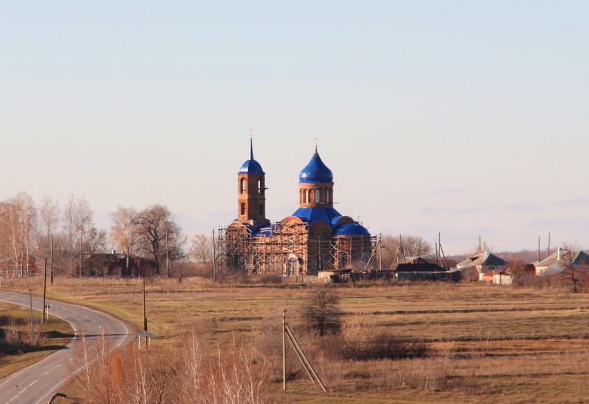 Воронежская Лозовка. Церковь Михаила Архангела. общий вид в ландшафте