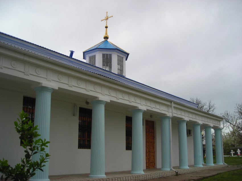 Тамань. Церковь Покрова Пресвятой Богородицы. фасады, снято 22 апреля 2010 г.