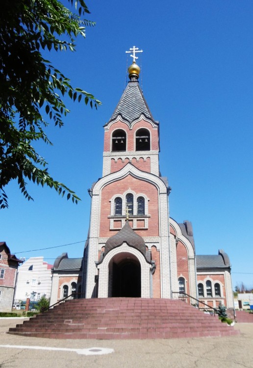 Темрюк. Церковь Михаила Архангела. фасады, Западный фасад церкви  с главными вратами