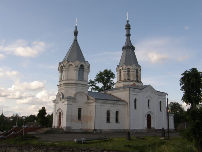 Куренец. Церковь Рождества Пресвятой Богородицы. общий вид в ландшафте