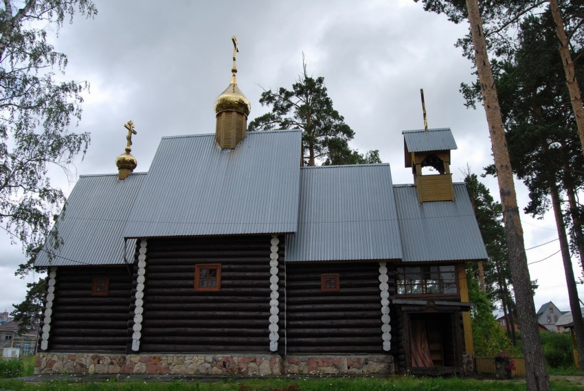 Свердловский, совхоз. Церковь Симеона Верхотурского. общий вид в ландшафте