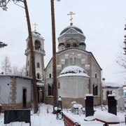 Екатеринбург. Марка Киево-Печерского на Архиерейском подворье на Широкореченском кладбище, церковь