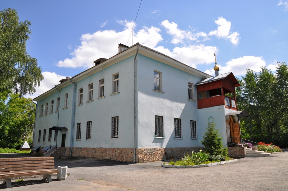 Церковь Стефана Пермского, Екатеринбург (Екатеринбург (МО город Екатеринбург), Свердловская область). фасады, Задний фасад
