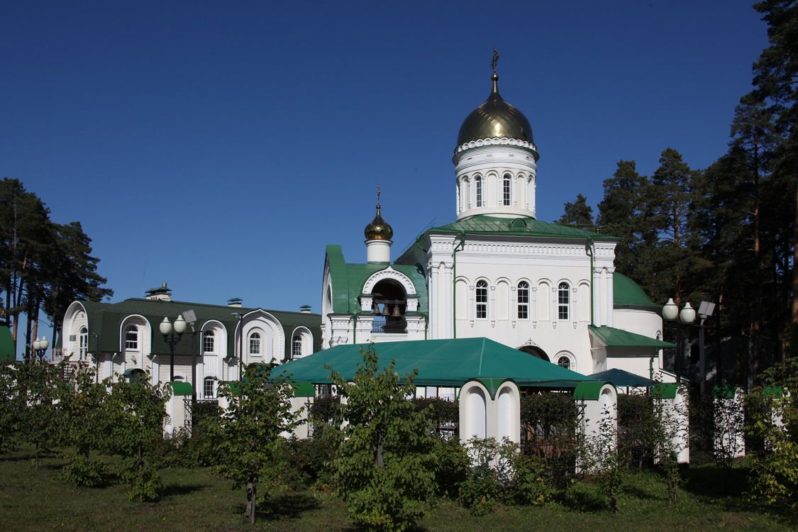 Церковь Иоанна Воина, Новоберёзовский (Берёзовский (Берёзовский ГО), Свердловская область). фасады, Общий вид с юга