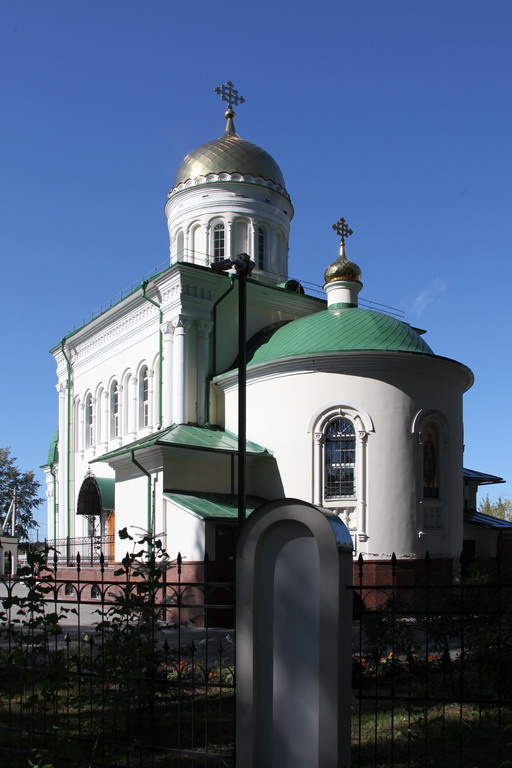 Новоберёзовский. Церковь Иоанна Воина. фасады, Вид с юго-востока
