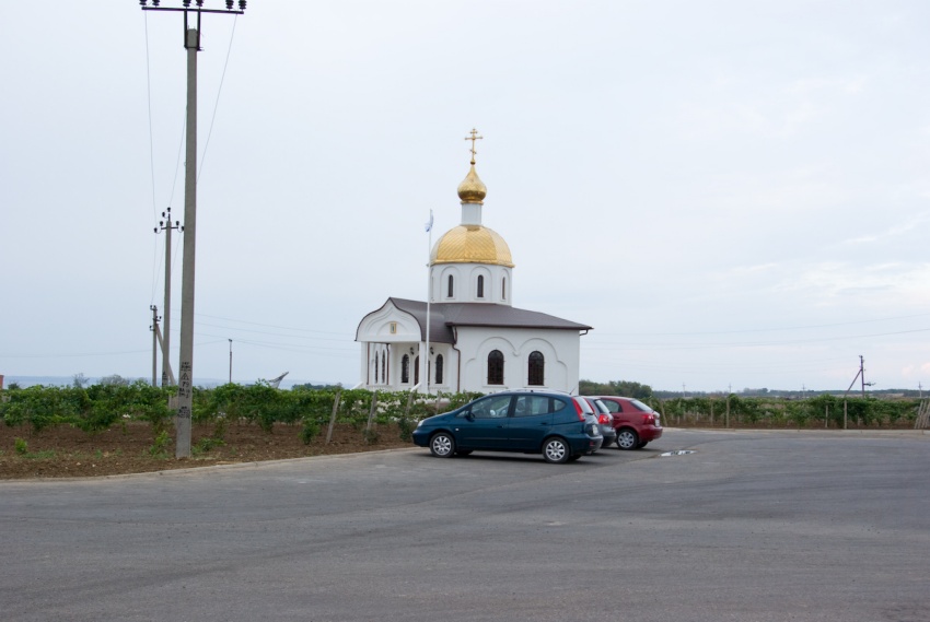 Храм-часовня Феодора Ушакова, Тамань (Темрюкский район, Краснодарский край). общий вид в ландшафте